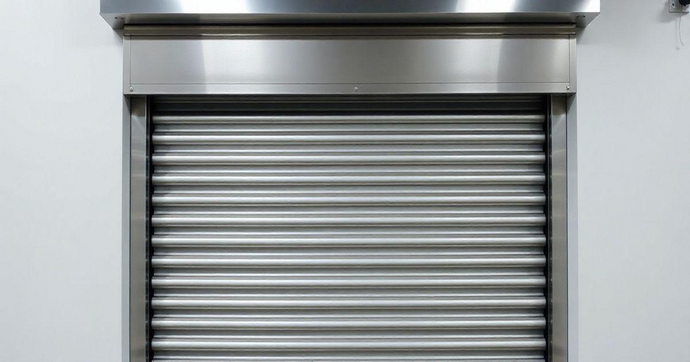 Porta de Aço de Enrolar Automática: Benefícios e Vantagens