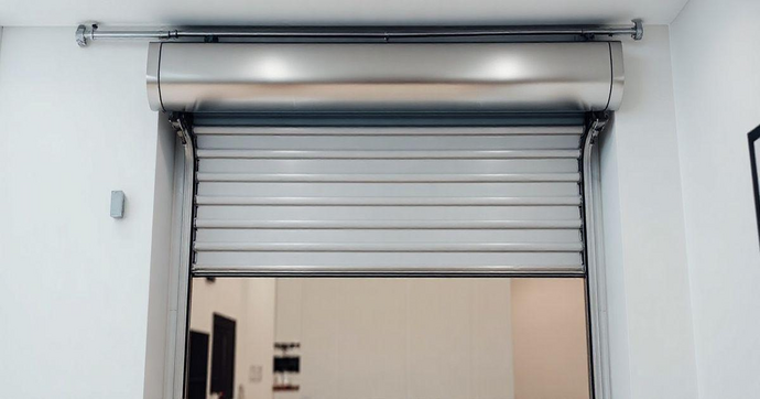 Porta de Enrolar Automática Residencial: Praticidade
